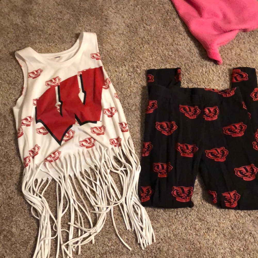 Wisconsin badger outfit. Size small.